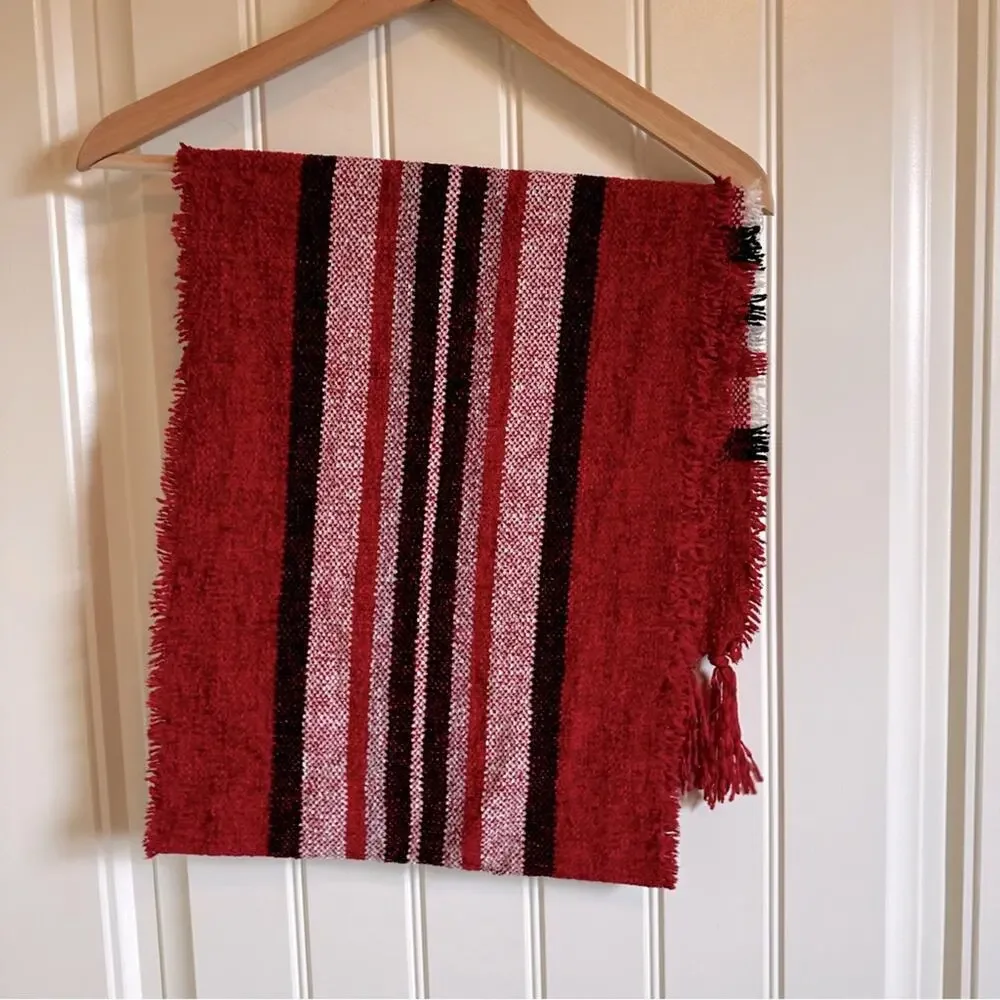 Charter‎ Club women’s scarf NWT red